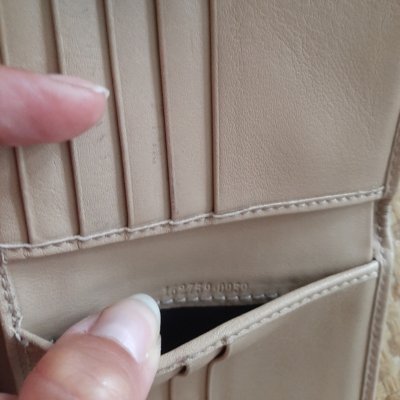 Authentic Gucci Wallet - Picture 6 of 8